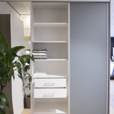 Showroom schuifdeurkast 2600 x 2270 x 700 mm - Afbeelding 2