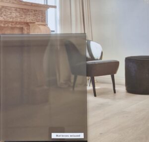 Mat brons gelaagd glas