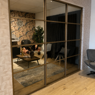 Staallook schuifwand met 3 deuren brons